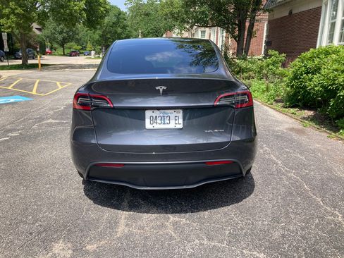 Used 2023 Tesla Model Y Long Range AWD/4WD image 6