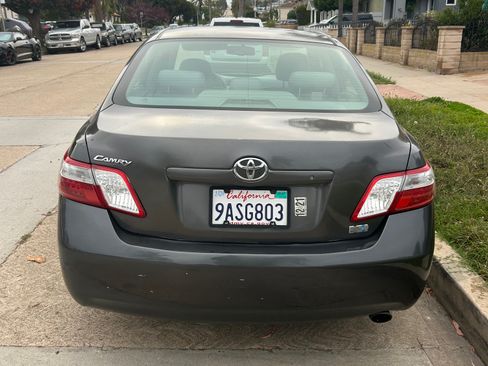 Used 2009 Toyota Camry Hybrid FWD image 2