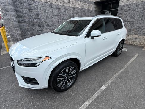 Used 2020 Volvo XC90 T5 Momentum w/ Protection Package Premier AWD/4WD image 2