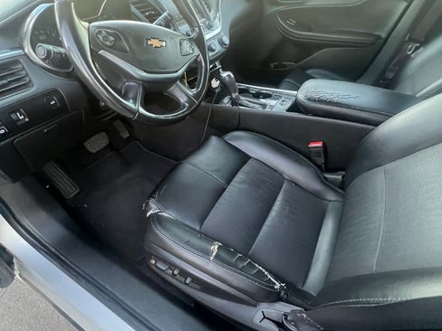 Used 2017 Chevrolet Impala LT image 10