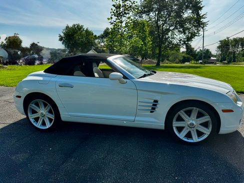 Used 2005 Chrysler Crossfire Limited RWD image 5