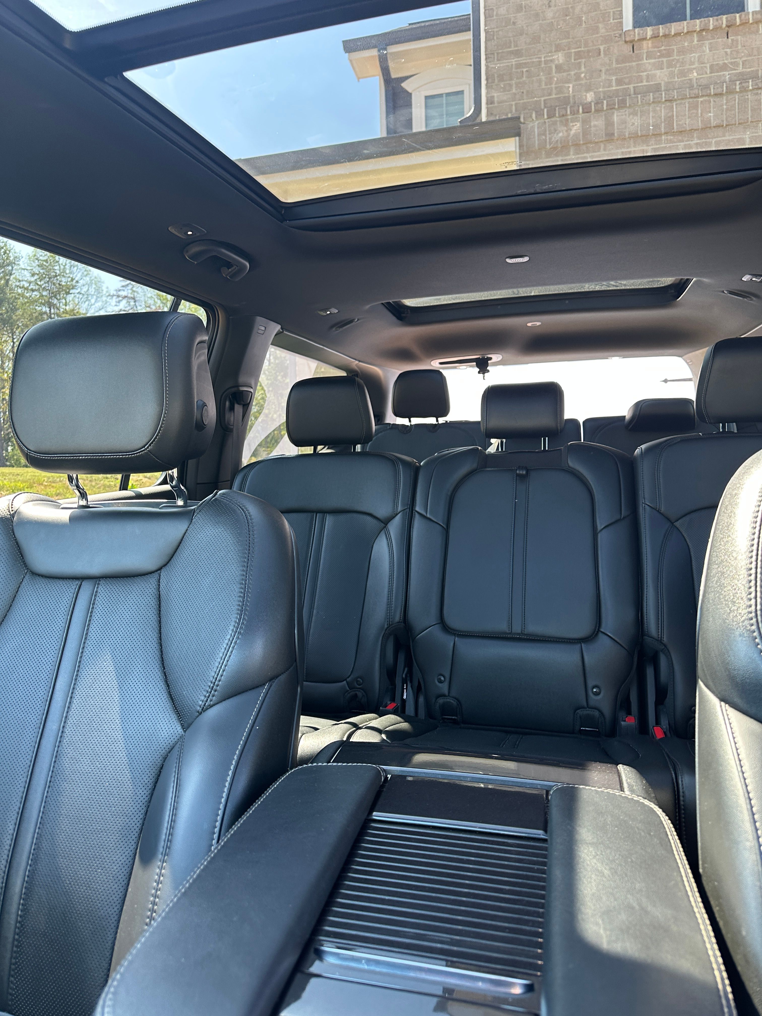 Used 2024 Jeep Wagoneer 4WD w/ Premium Group I image 9