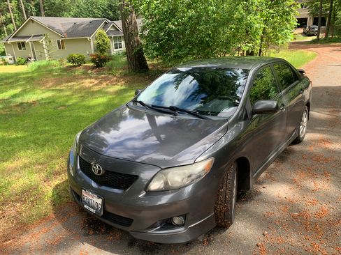 Used 2010 Toyota Corolla LE FWD image 12