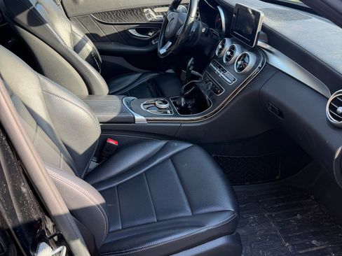 Used 2017 Mercedes-Benz C 300 4MATIC Sedan image 4