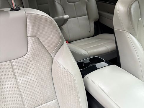 Used 2021 Kia Telluride EX w/ EX Premium Package image 12