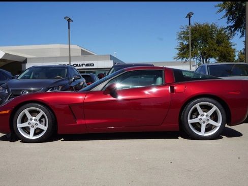 Used 2005 Chevrolet Corvette Coupe w/ Preferred Equipment Group image 9