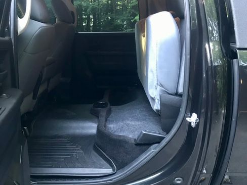 Used 2015 RAM 1500 Express AWD/4WD image 10
