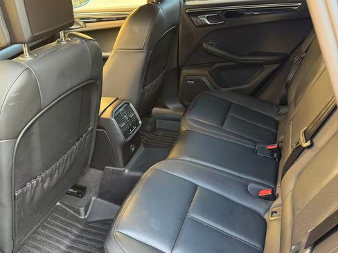 Used 2024 Porsche Macan Turbo image 12