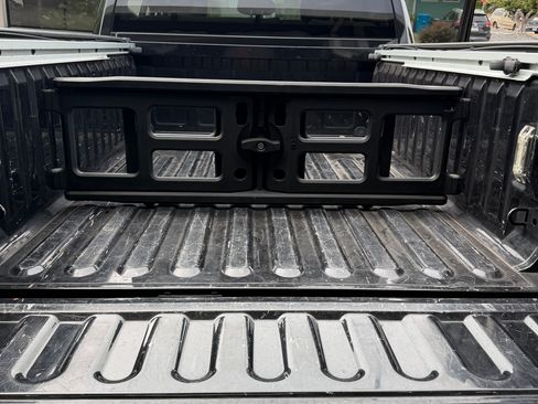 Used 2016 RAM 2500 Tradesman w/ Chrome Appearance Group AWD/4WD image 28