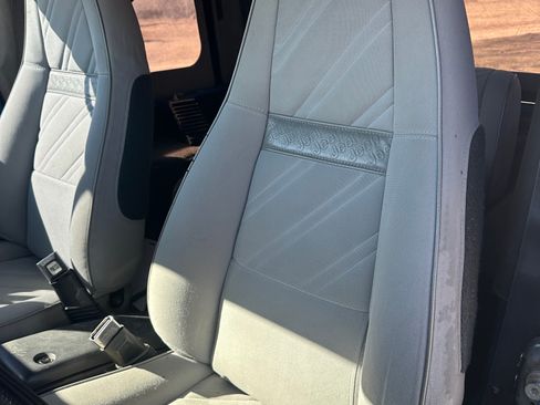 Used 1992 Jeep Wrangler 4WD image 6