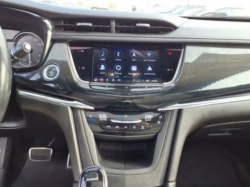Used 2021 Cadillac XT6 Sport image 12