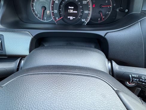 Used 2017 Honda Accord Touring image 13