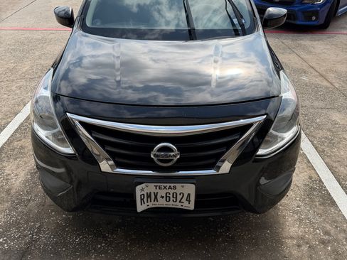 Used 2019 Nissan Versa SV image 1