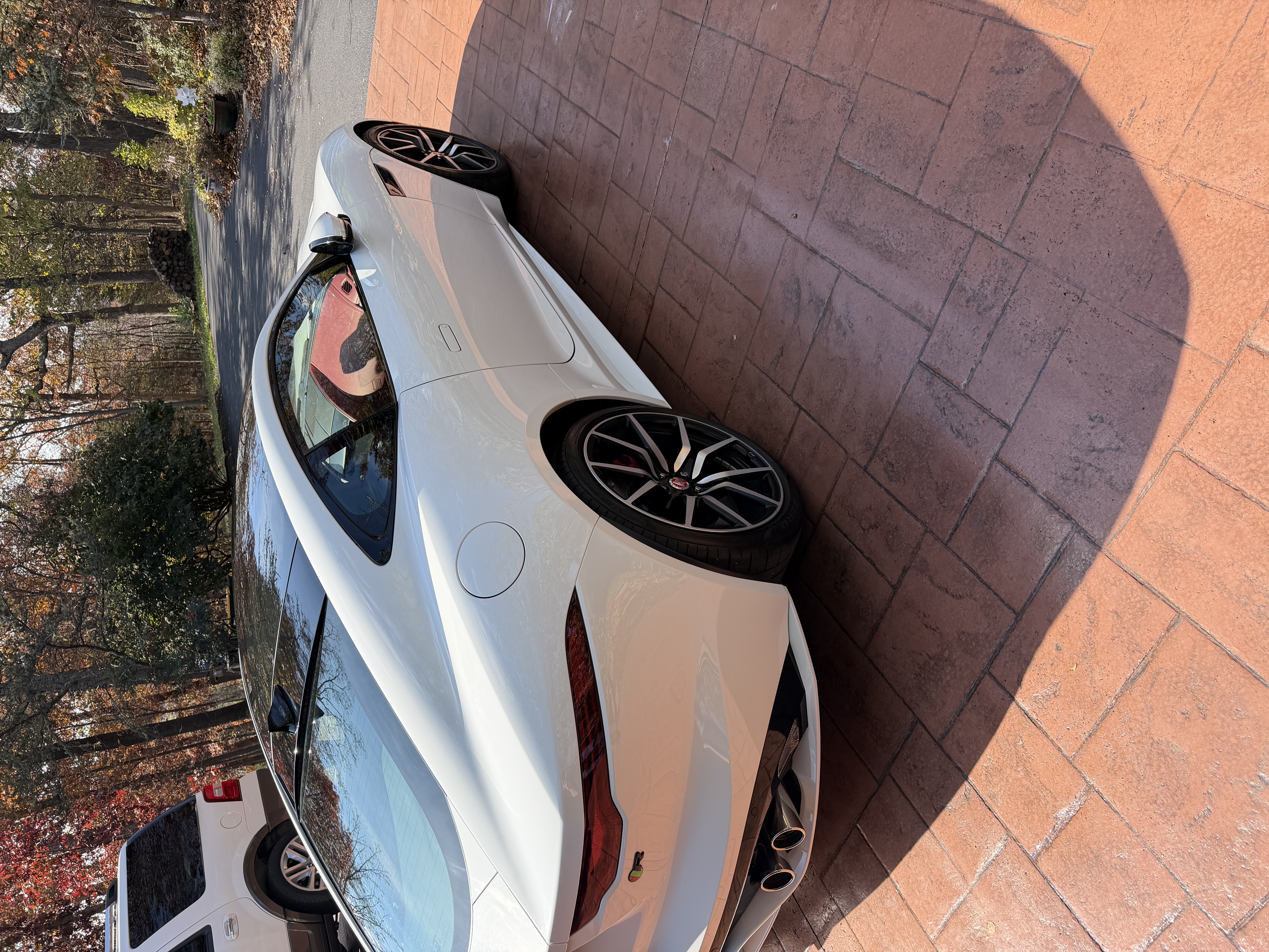 Used 2023 Jaguar F-TYPE R AWD/4WD image 10