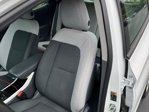 Used 2017 Chevrolet Bolt LT image 10