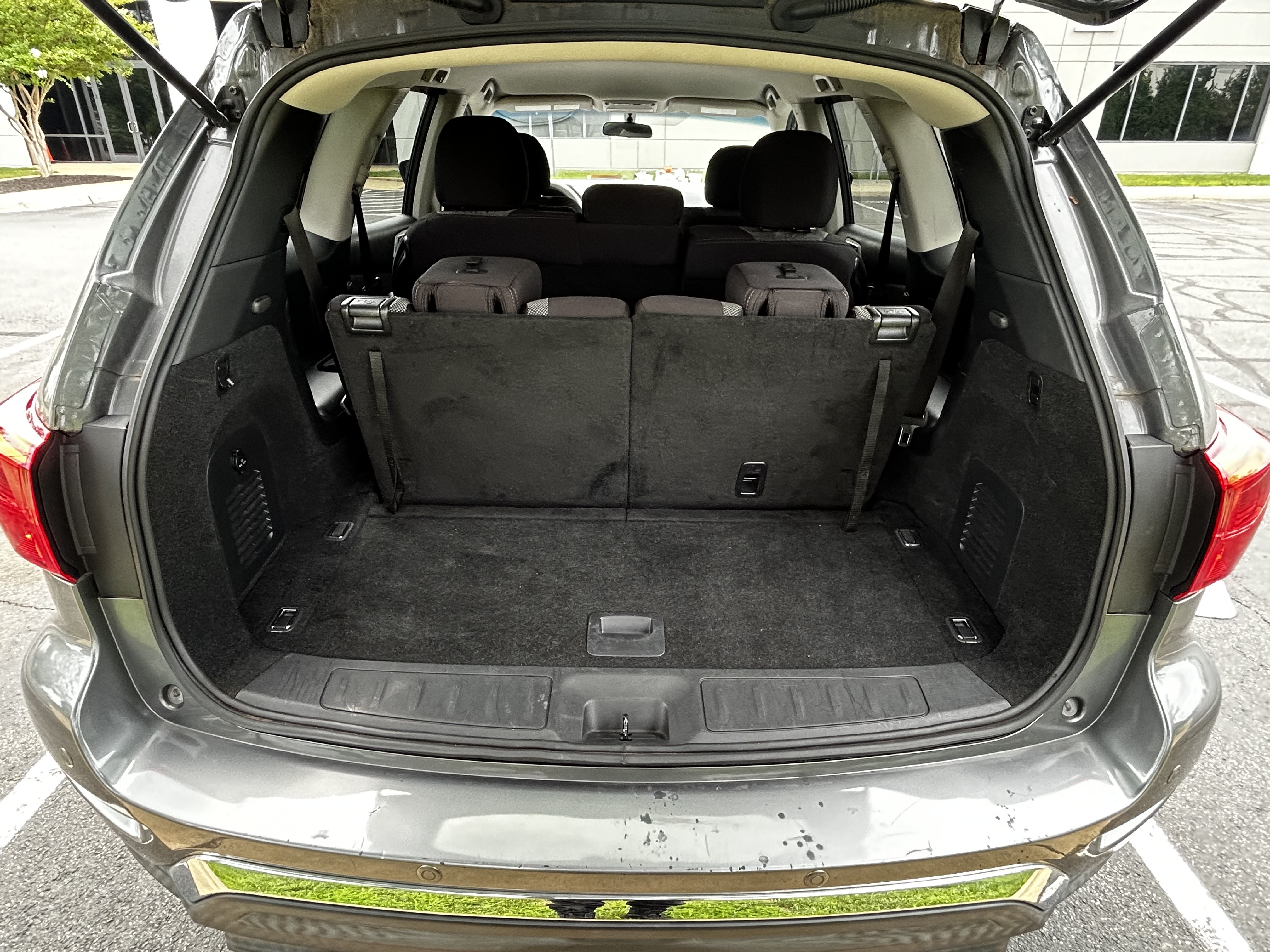 Used 2019 Nissan Pathfinder S AWD/4WD image 12