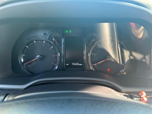 Used 2022 Toyota 4Runner SR5 Premium w/ Moonroof Package RWD image 14