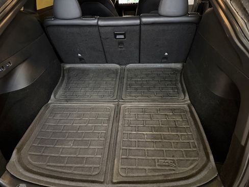 Used 2021 Tesla Model Y Long Range image 11