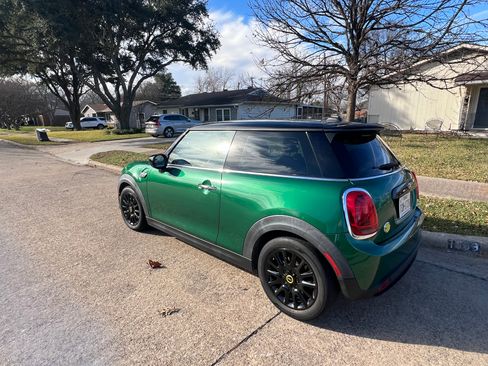 Used 2022 MINI Cooper SE image 4