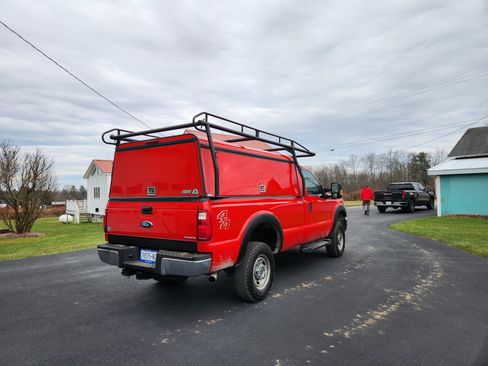 Used 2016 Ford F250 XL w/ Power Equipment Group image 4