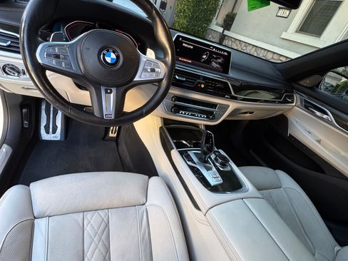 Used 2022 BMW 750Li xDrive AWD/4WD image 12