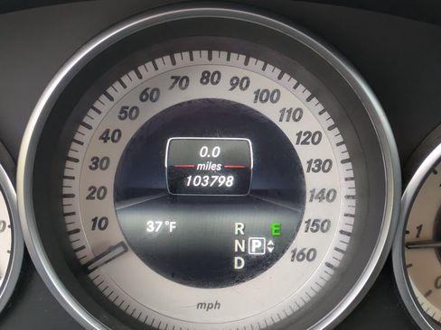 Used 2014 Mercedes-Benz E 250 BlueTEC Sedan image 9