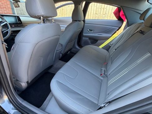Used 2021 Hyundai Elantra SEL w/ Convenience + Premium Package FWD image 16