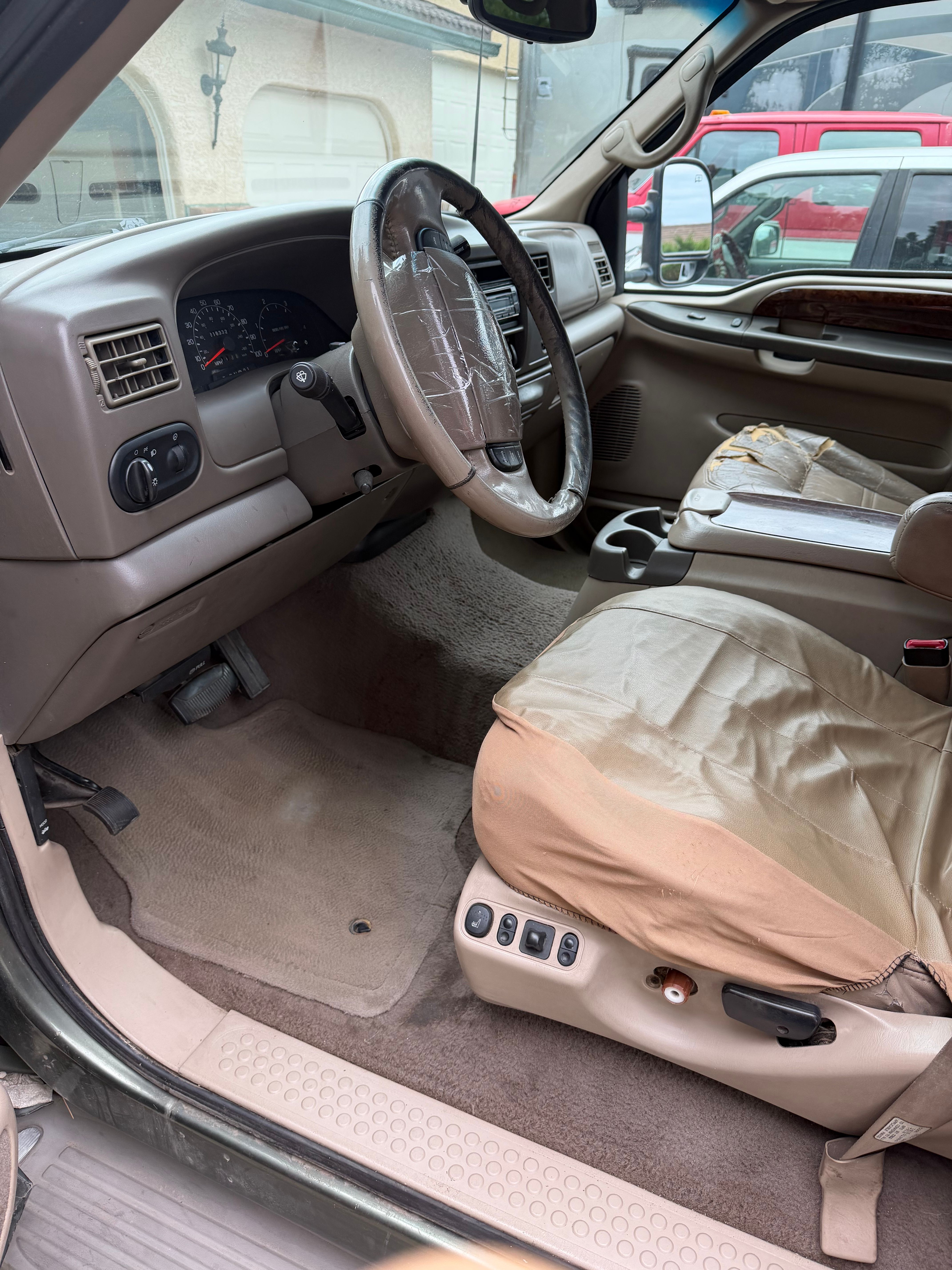 Used 2000 Ford Excursion Limited AWD/4WD image 16