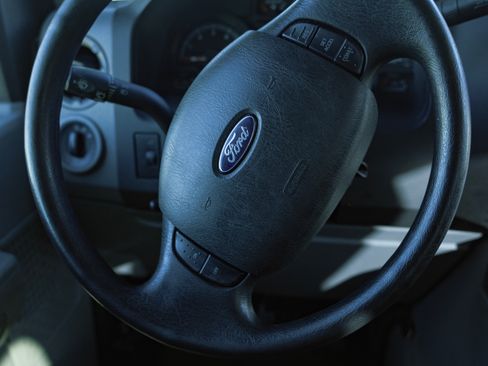 Used 2014 Ford E-150 and Econoline 150 Wagon image 9