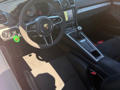 Used 2016 Porsche Cayman GT4 image 14