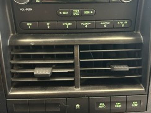 Used 2008 Ford Explorer Sport Trac XLT image 20