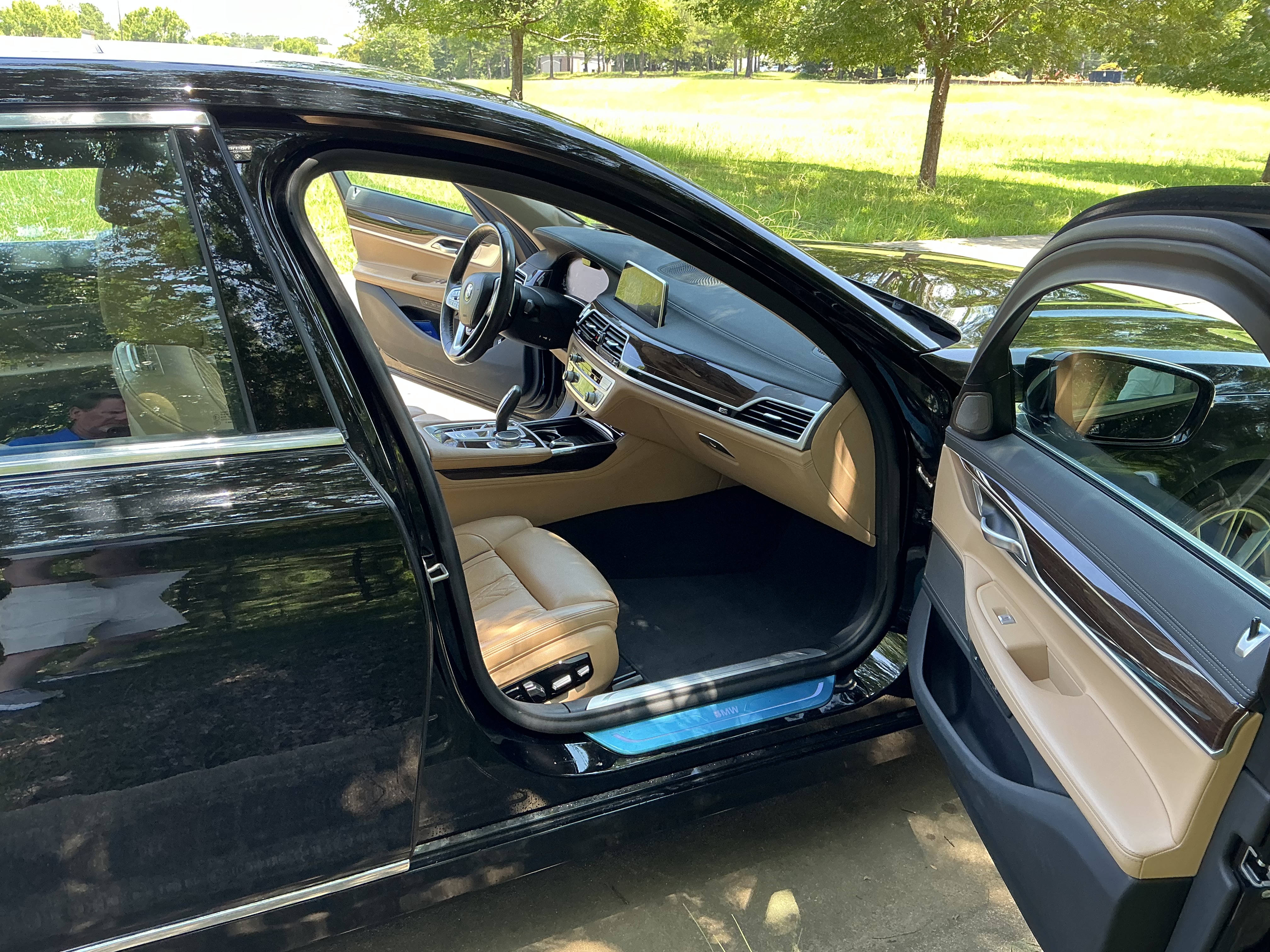 Used 2022 BMW 740i RWD image 10