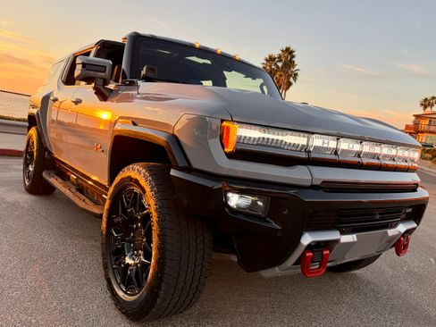 Used 2024 GMC Hummer EV 3X image 1