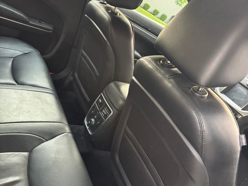 Used 2013 Chrysler 300 C AWD/4WD image 8