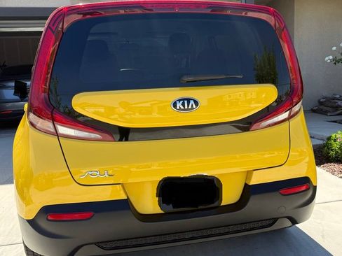 Used 2020 Kia Soul LX FWD image 6