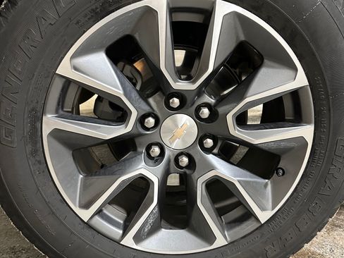 Used 2022 Chevrolet Silverado 1500 LT image 30