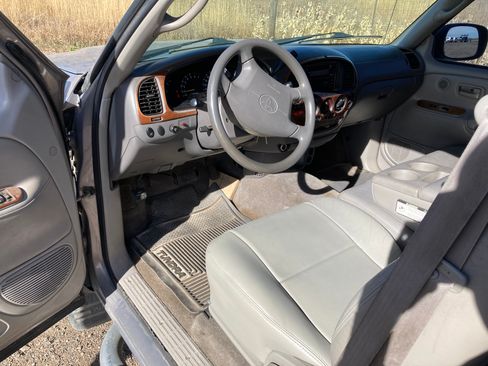Used 2000 Toyota Tundra SR5 image 8