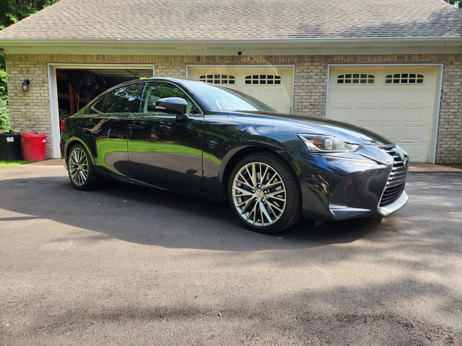 Used 2017 Lexus IS 300 AWD image 4