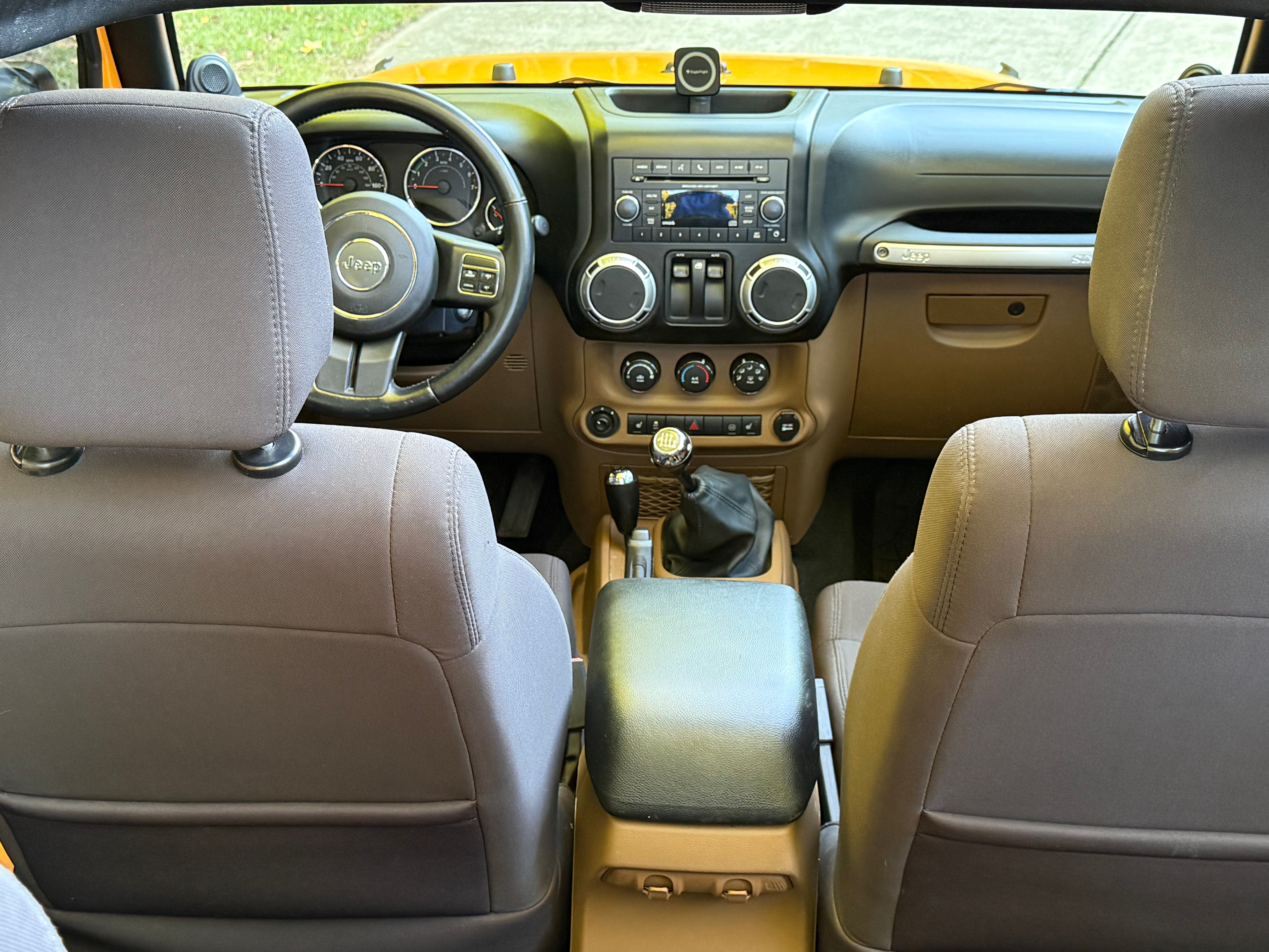 Used 2012 Jeep Wrangler Rubicon w/ Dual Top Group AWD/4WD image 16