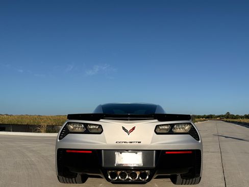 Used 2019 Chevrolet Corvette Z06 RWD image 2
