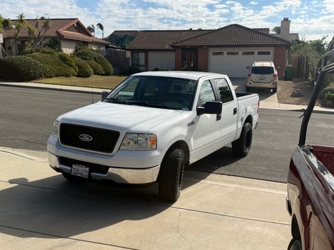 Used 2005 Ford F150 XLT image 1