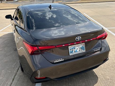 Used 2019 Toyota Avalon Limited w/ Advanced Safety Package image 13