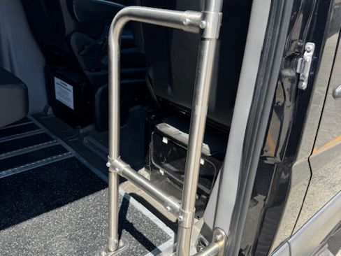 Used 2017 Mercedes-Benz Sprinter 3500 image 17