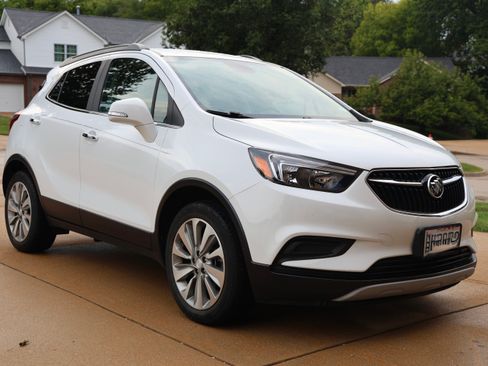 Used 2017 Buick Encore Preferred FWD image 1