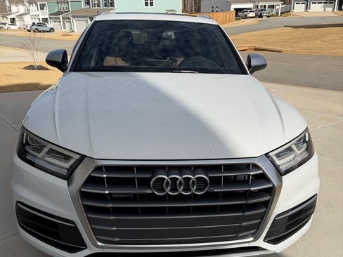 Used 2020 Audi Q5 2.0T Premium Plus w/ Premium Plus Package image 5