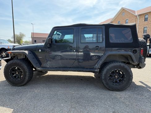 Used 2016 Jeep Wrangler Unlimited Sport w/ Max Tow Package image 2