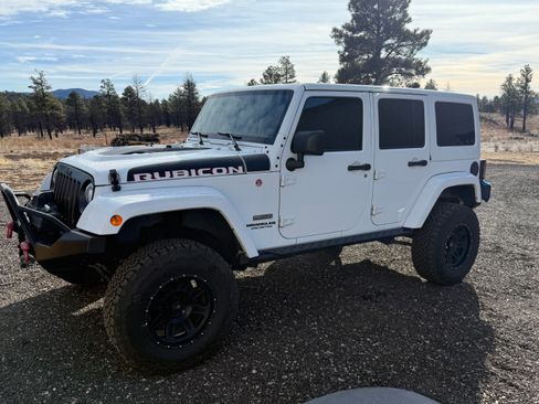 Used 2017 Jeep Wrangler Unlimited Rubicon image 1