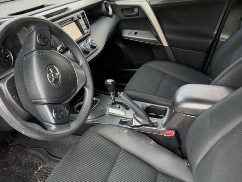 Used 2016 Toyota RAV4 LE image 16
