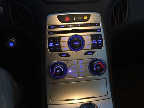 Used 2010 Hyundai Genesis 2.0T image 9