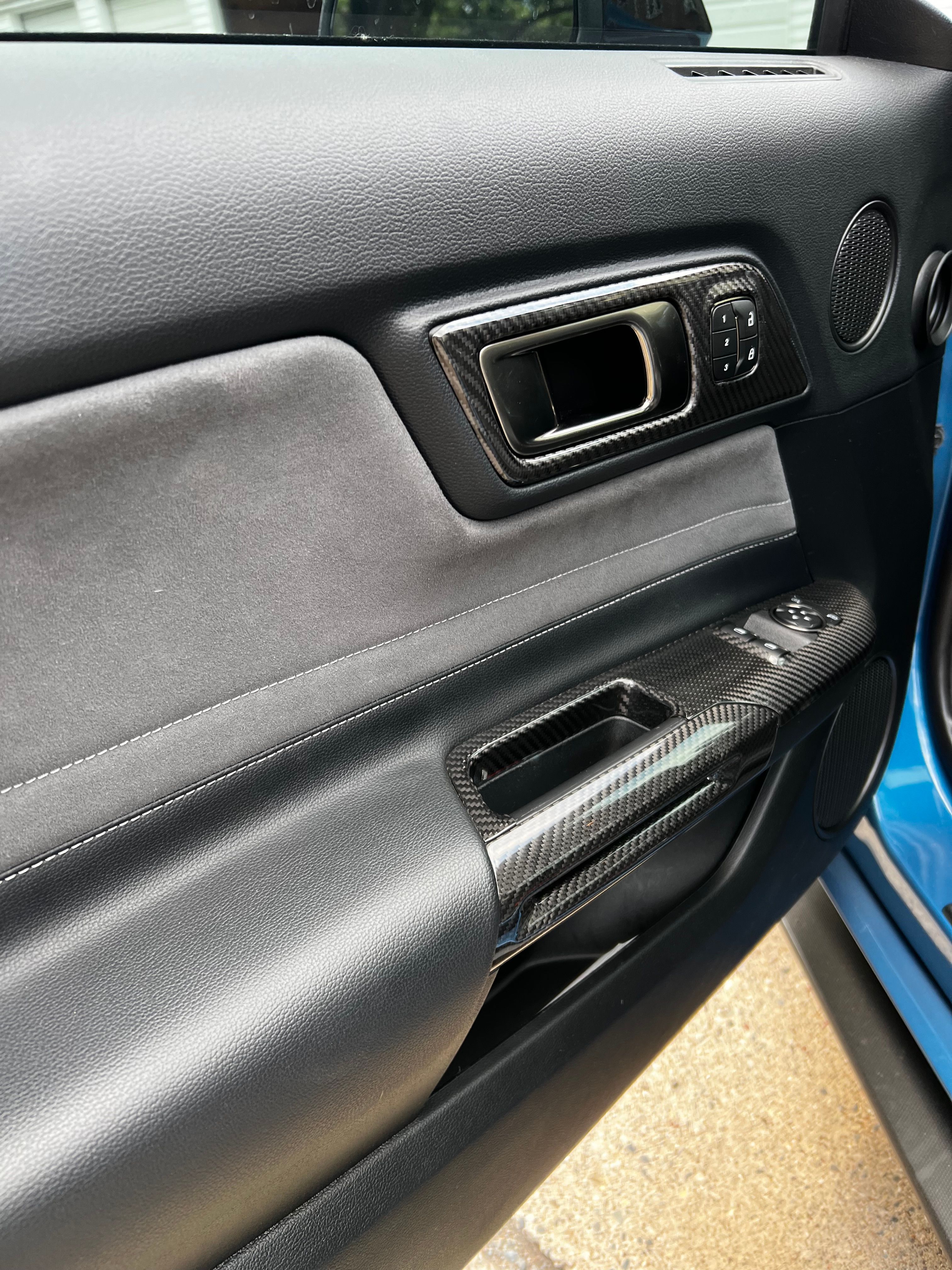 Used 2019 Ford Mustang Shelby GT350 w/ Technology Package RWD image 30